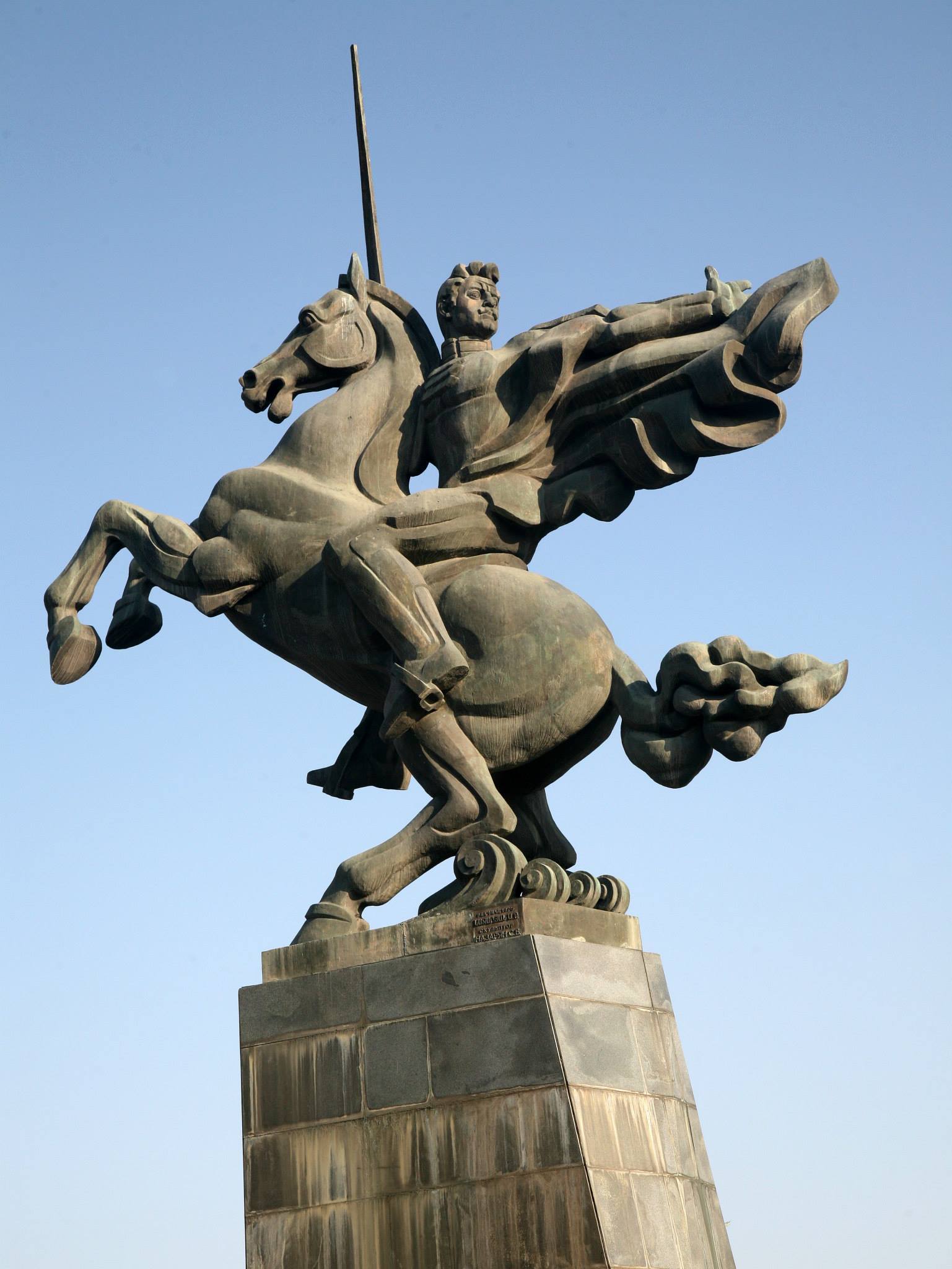 Hayk Bzhishkyan Statue